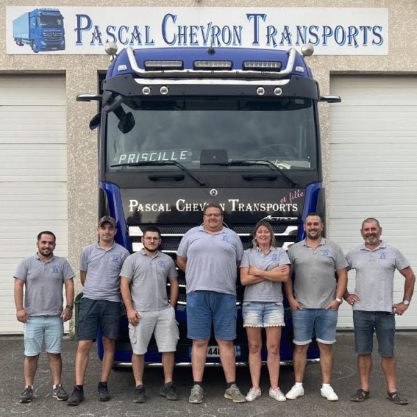 Pascal Chevron Transports, votre transporteur sans rupture de charge pour le Gard, l’Hérault, la Loire et le Rhône | Equipe de transporteurs